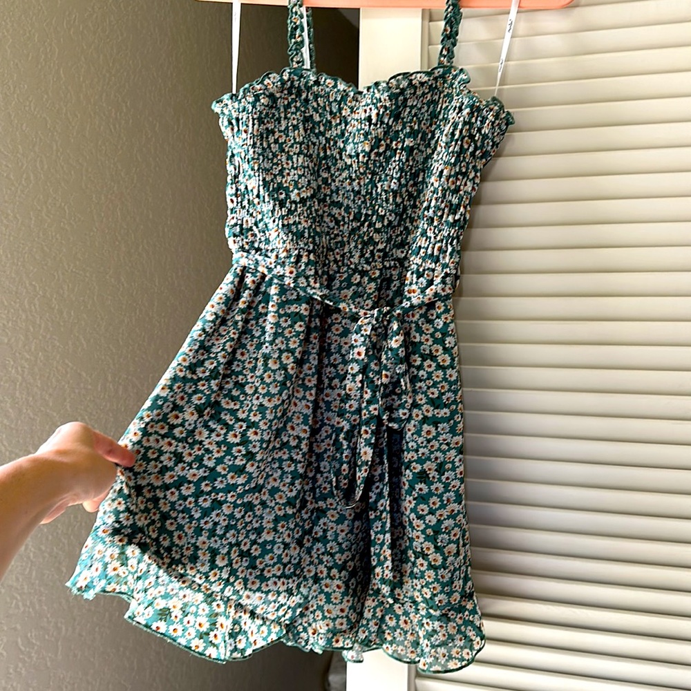 Floral skort! Teal floral skirt/shorts never worn! Great condition, papaya brand